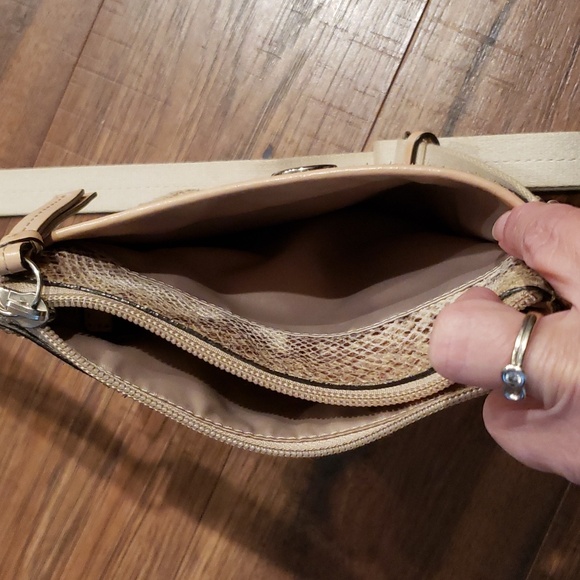 COACH ~ LEATHER SNAKESKIN CROSSBODY ~ BEIGE ~ SMALL - Picture 7 of 13